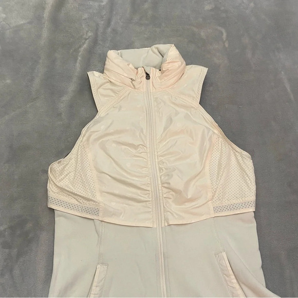 Lululemon Kanto Catch Me Vest Angel Wing Ghost Dot Angel Wing 21358 - Picture 9 of 16